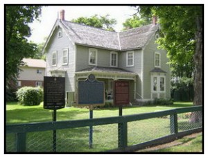 诺曼.白求恩童年时住的房子 位于加拿大安大略省格雷文赫斯特小镇