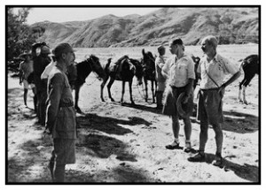 Norman_Bethune_soldiers_China_1938 Wikip_400_res300